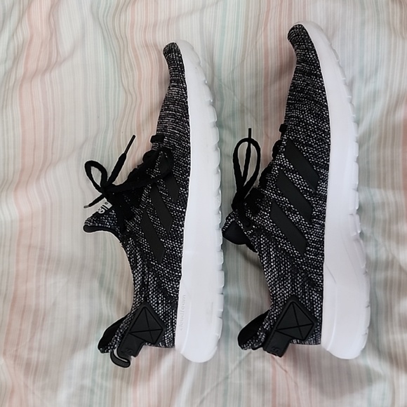 Adidas Men's Shoes Size 11 - Picture 14 of 16